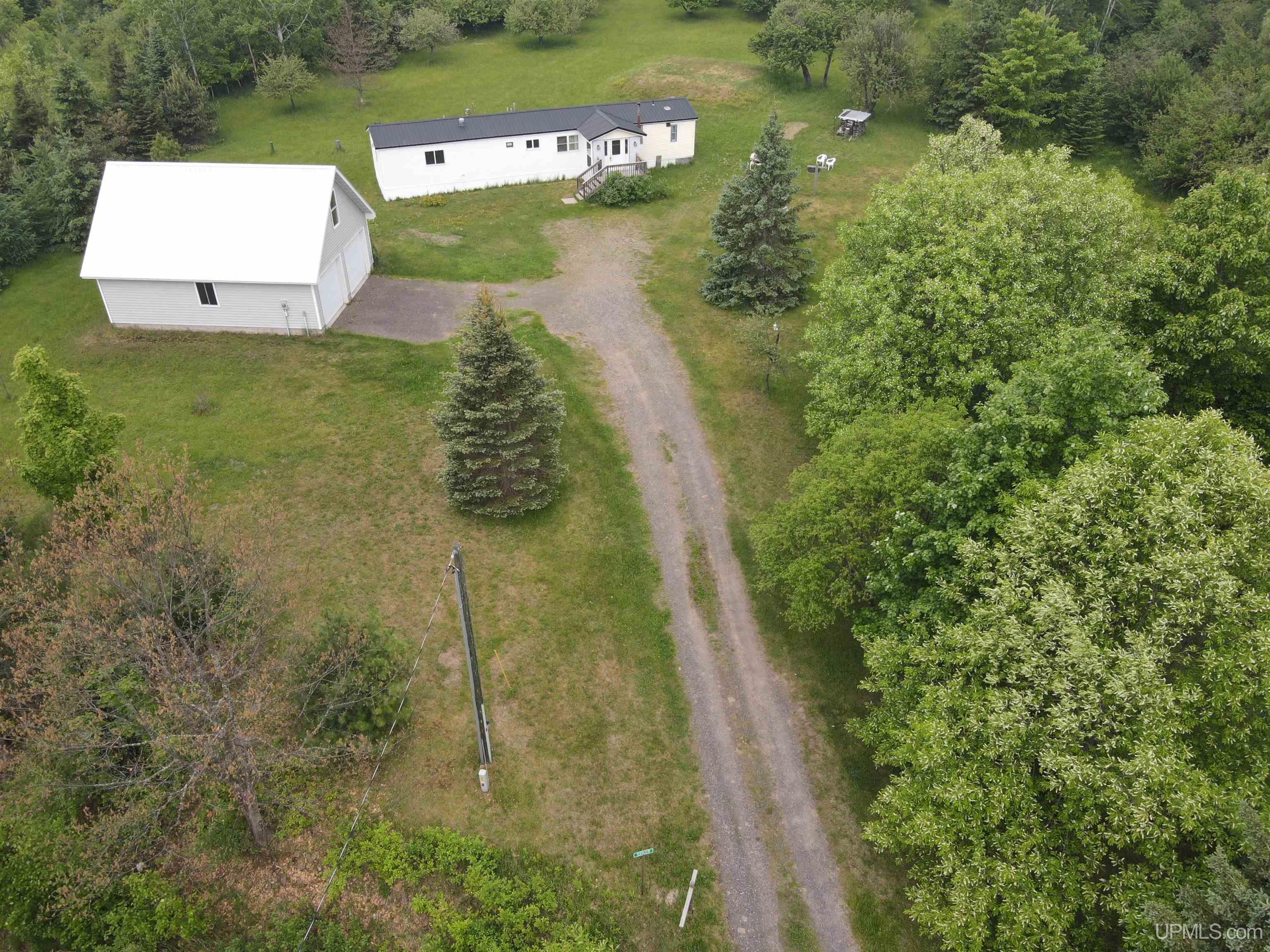 40011 Lower Worham Road Chassell, MI 49916 - Photo 4 of 34 Gallery Image 4