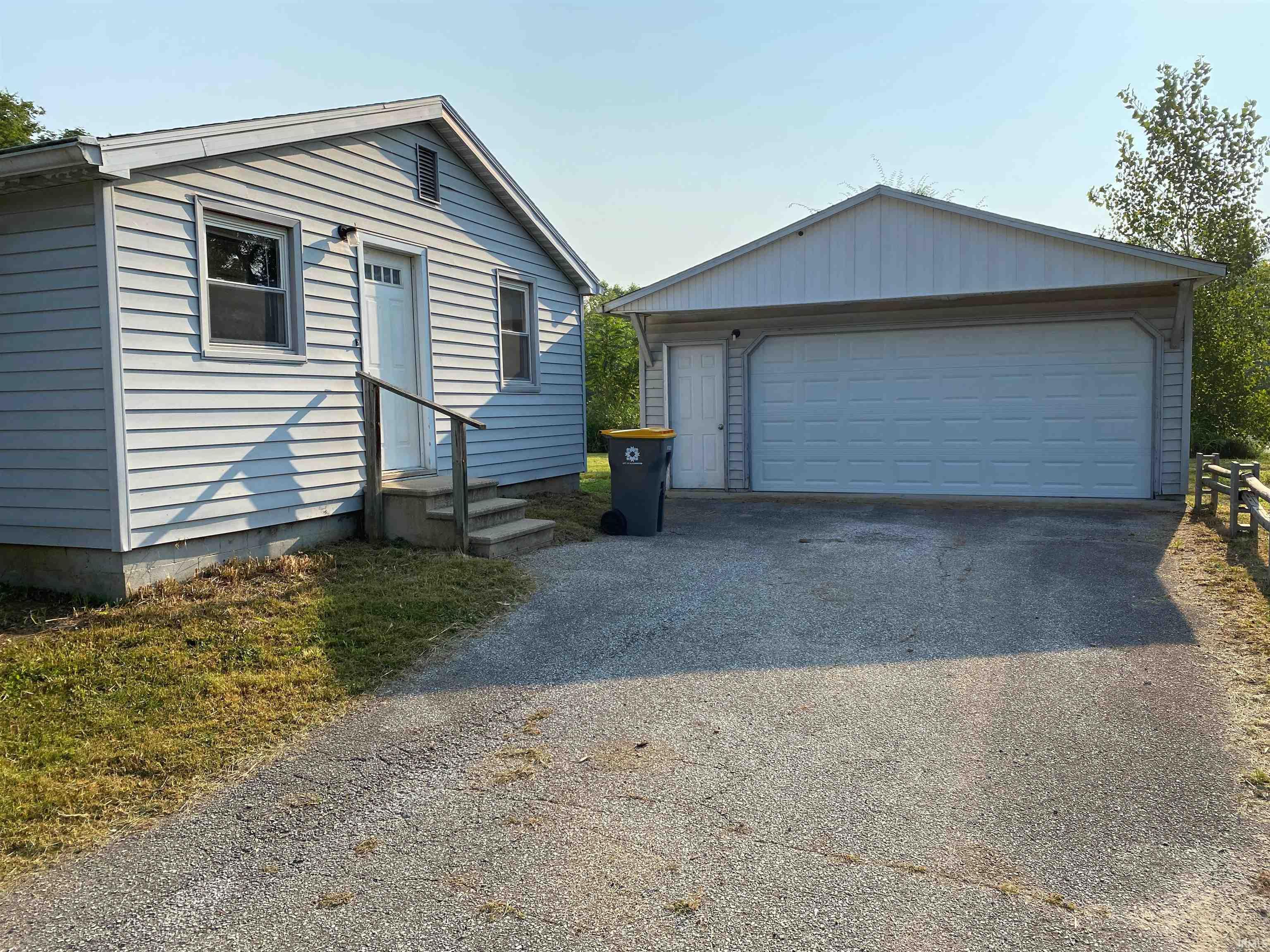 2509 Camden Drive Bloomington, IN 47403 - Photo 2 of 11