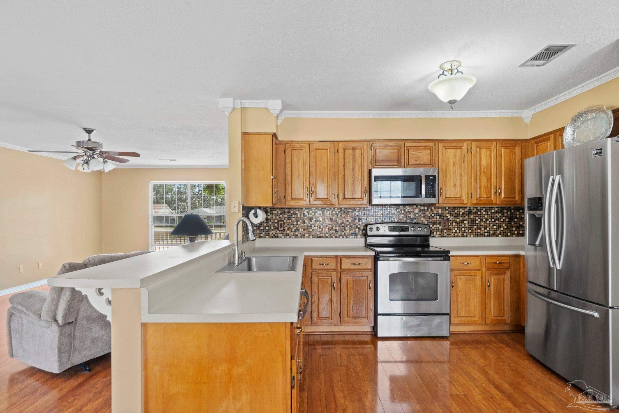 2132 Hollyhill Road Pensacola, FL 32526 - Photo 11 of 48