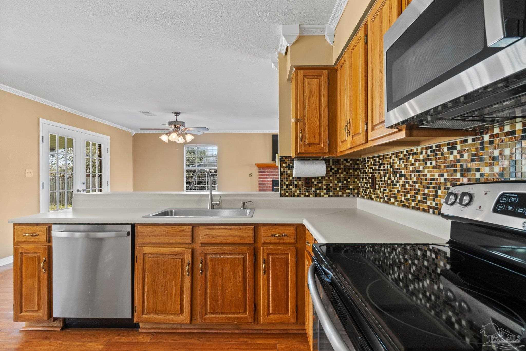 2132 Hollyhill Road Pensacola, FL 32526 - Photo 13 of 48