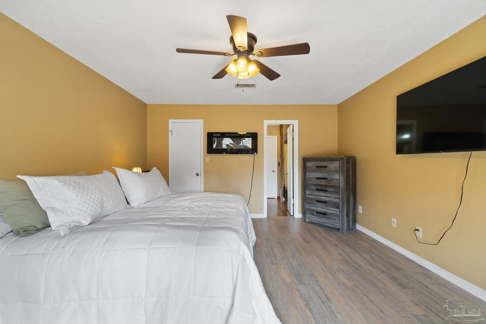 2132 Hollyhill Road Pensacola, FL 32526 - Photo 16 of 48