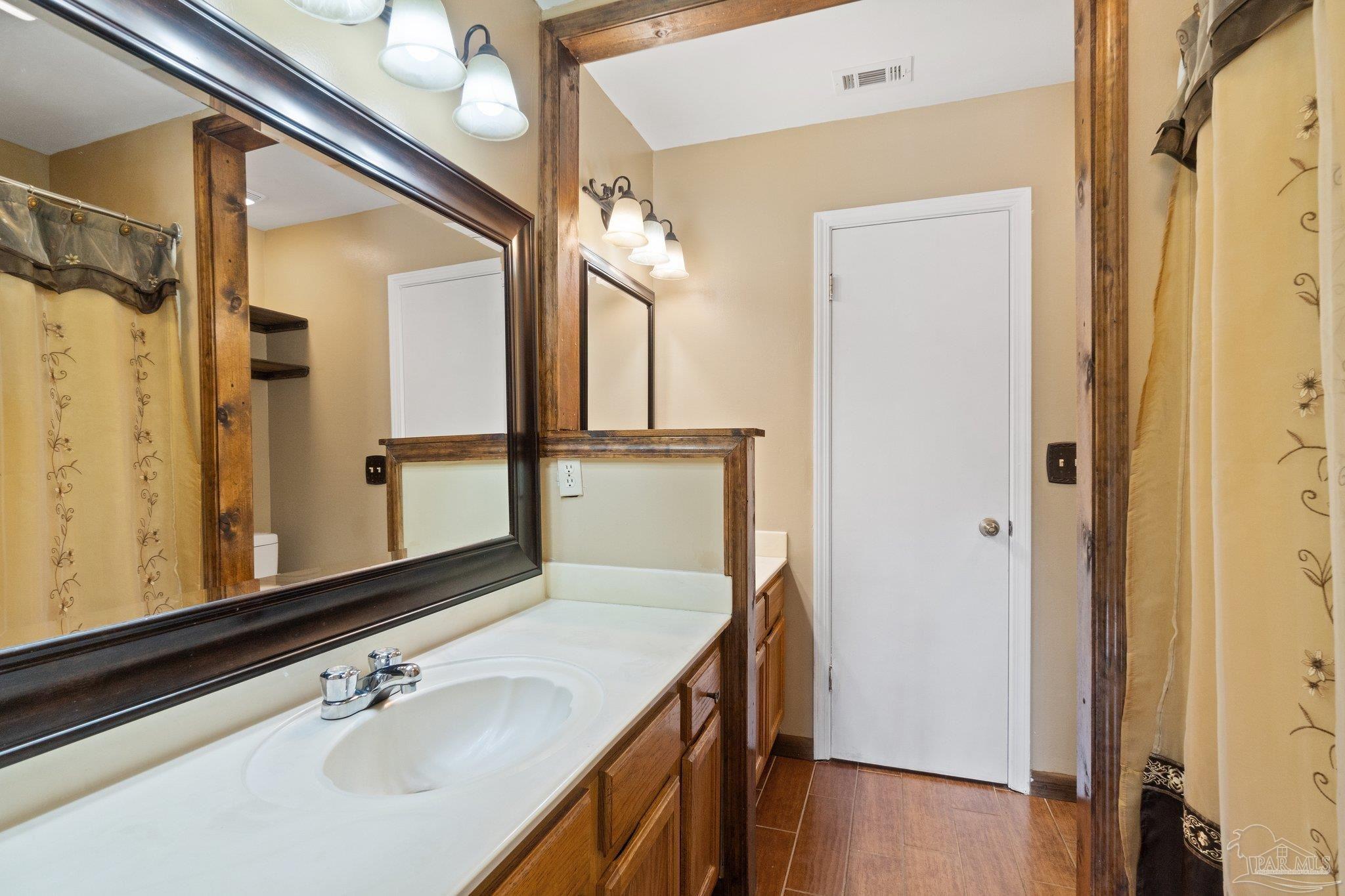 2132 Hollyhill Road Pensacola, FL 32526 - Photo 20 of 48