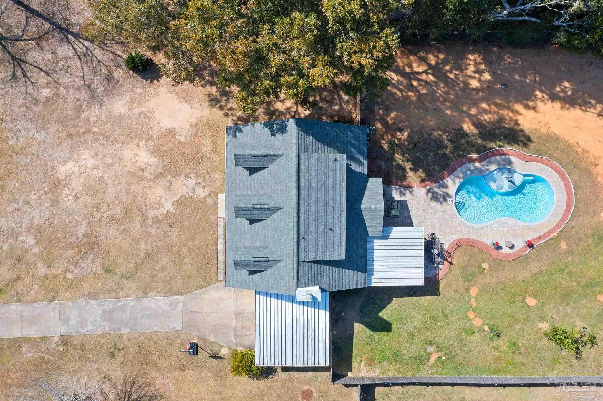 2132 Hollyhill Road Pensacola, FL 32526 - Photo 3 of 48