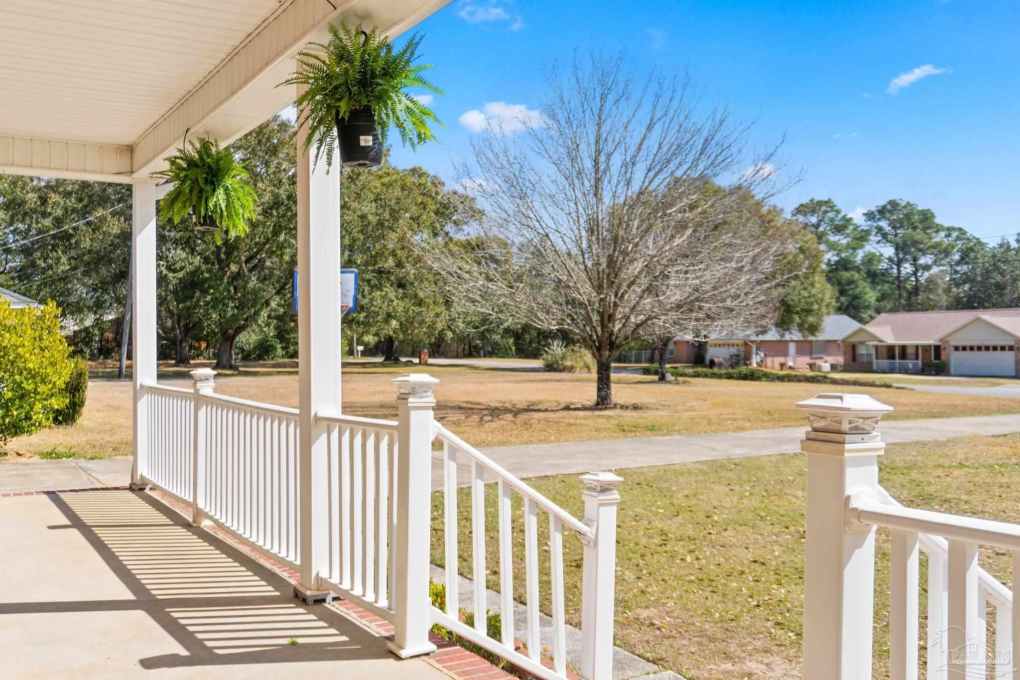 2132 Hollyhill Road Pensacola, FL 32526 - Photo 5 of 48