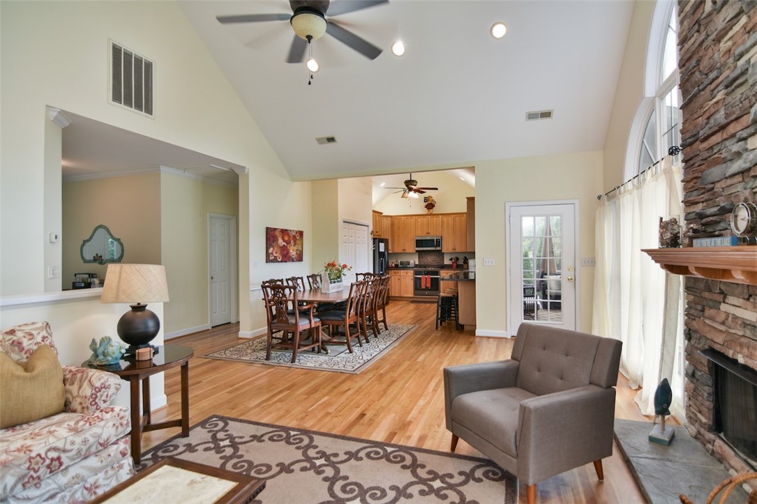 216 Petty Road Seneca, SC 29672 - Photo 40 of 40 Main Level Open-Space Floorplan