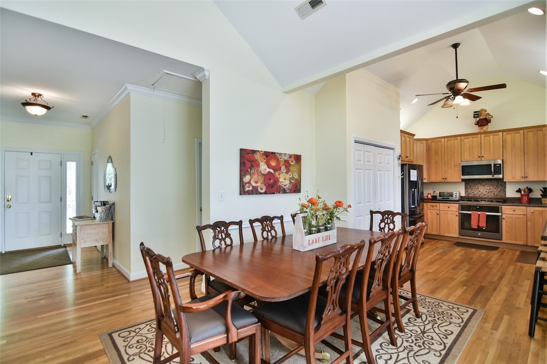 216 Petty Road Seneca, SC 29672 - Photo 19 of 40 Dining Area