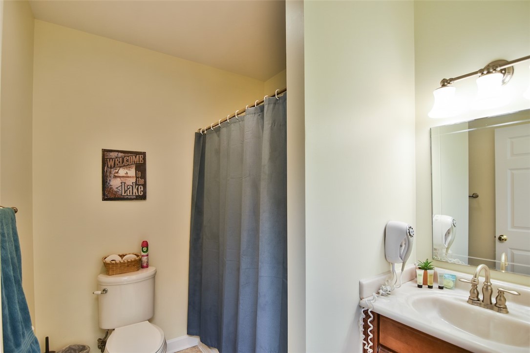 216 Petty Road Seneca, SC 29672 - Photo 31 of 40 Lower Level Full-Size Bath