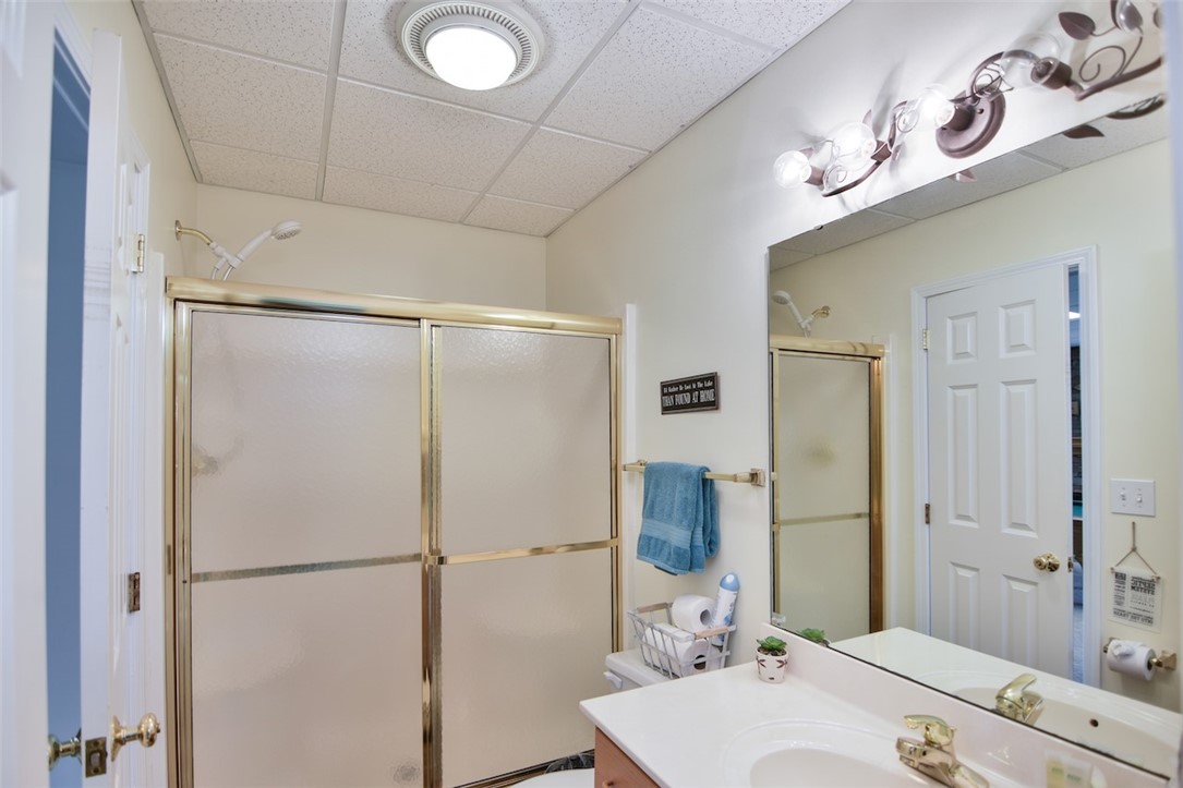 216 Petty Road Seneca, SC 29672 - Photo 32 of 40 Lower Level Full-Size Bath
