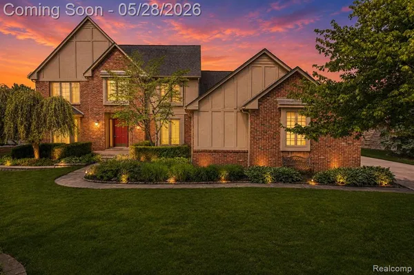 $818,000 | 4409 Deacon Court, Troy, MI 48098