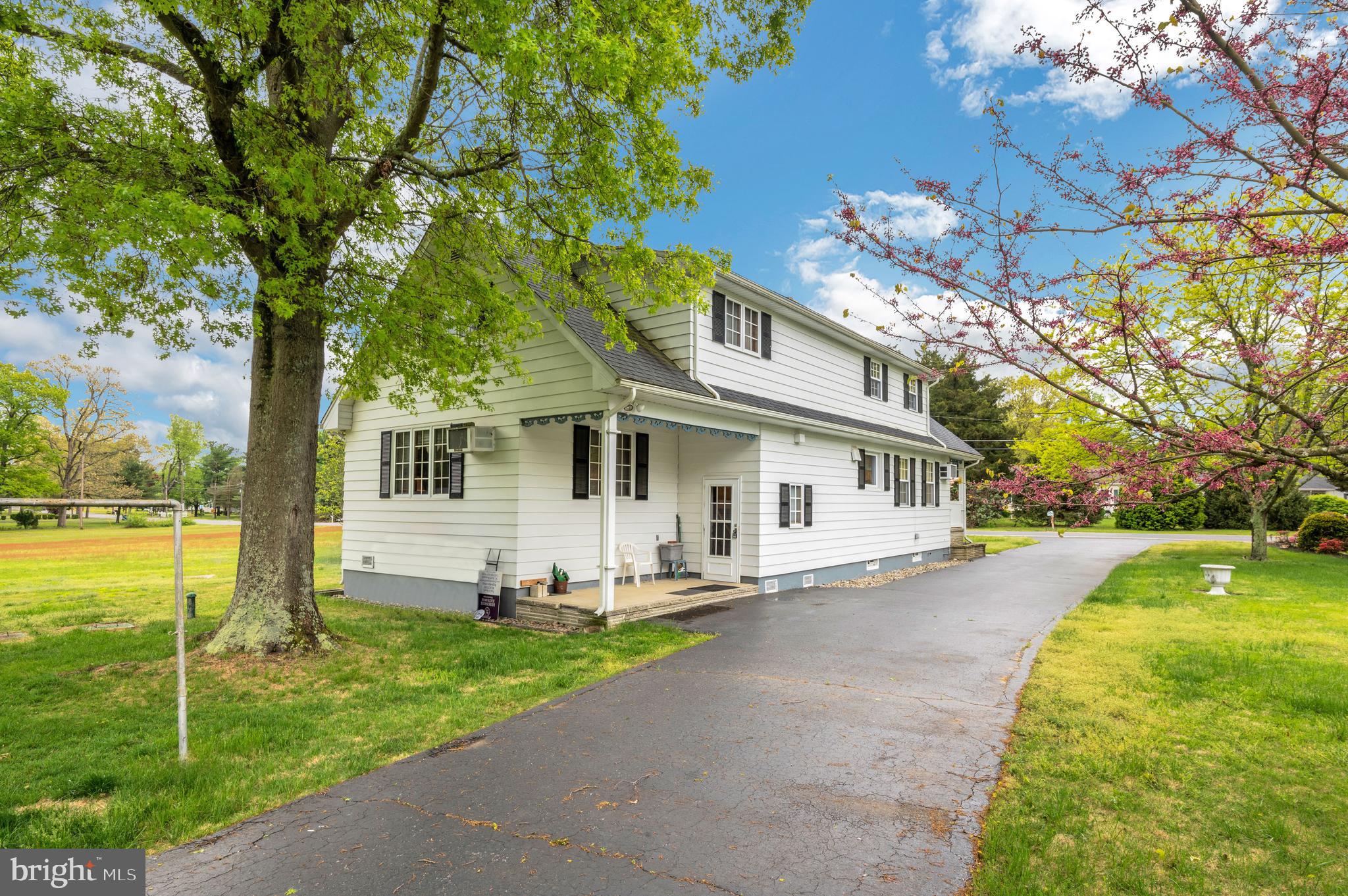 208 Carmel Road Millville, NJ 08332 - Photo 28 of 31 Exterior Rear with Covered Porch