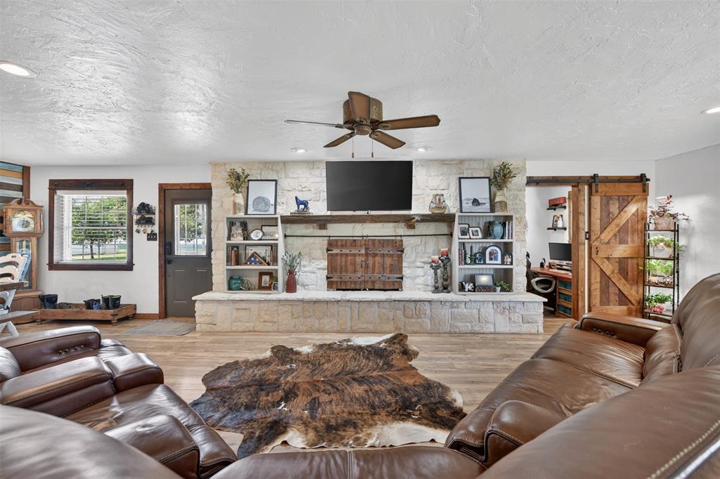 1102 Old Base Road Aurora, TX 76078 - Photo 9 of 37