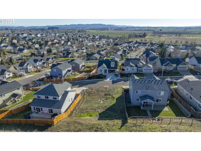 $230,000 | 2805 Northwest Mount Ashland Drive, McMinnville, OR 97128