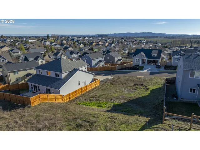 $230,000 | 2805 Northwest Mount Ashland Drive, McMinnville, OR 97128