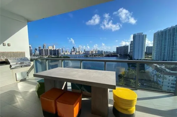 $2,199,000 | 3300 Northeast 188th Street, Unit LPH11, Aventura, FL 33180