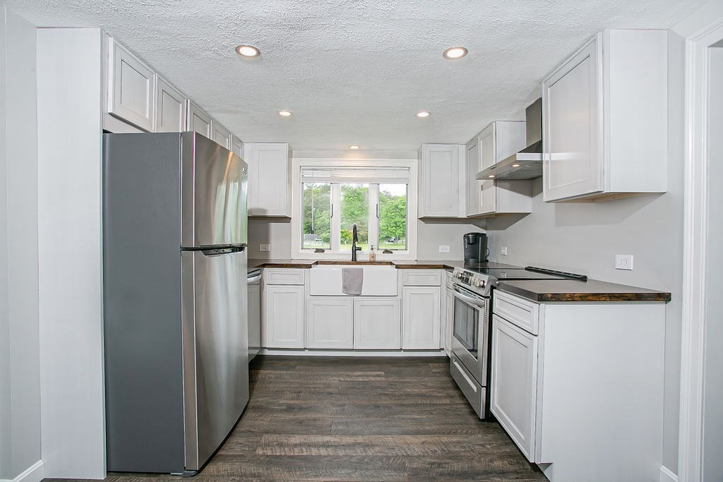 28 Great Neck Road Wareham, MA 02558 - Photo 9 of 17 Gallery Image 9