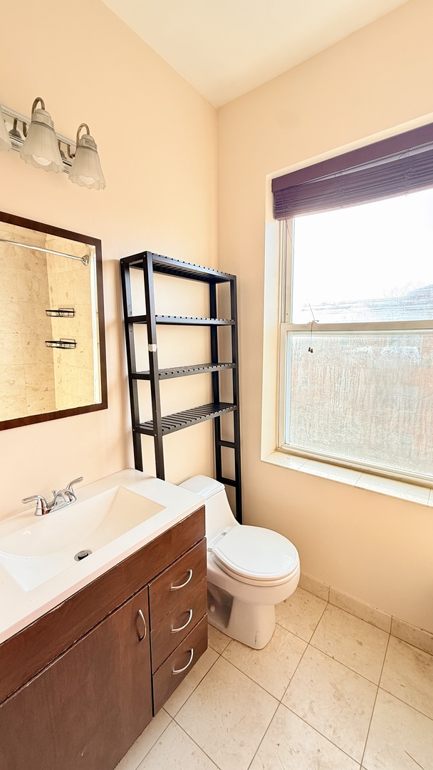 4900 North Drake Avenue, Unit 3 Chicago, IL 60625 - Photo 3 of 11