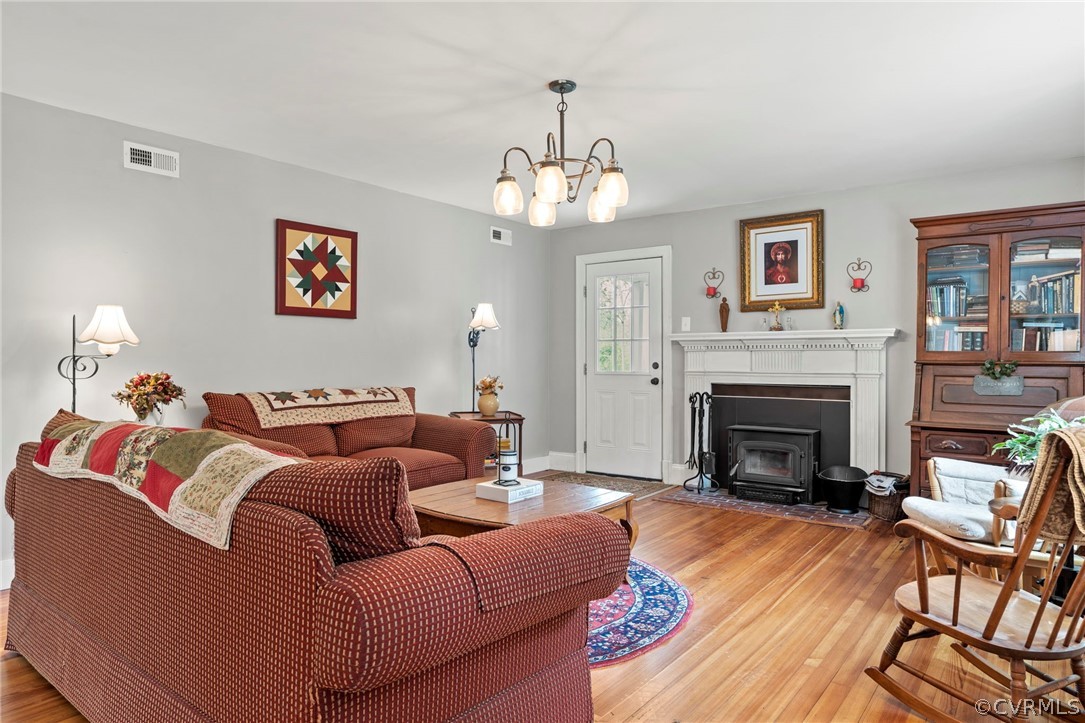 240 Stoney Point Road Cumberland, VA 23040 - Photo 4 of 37 Gallery Image 4