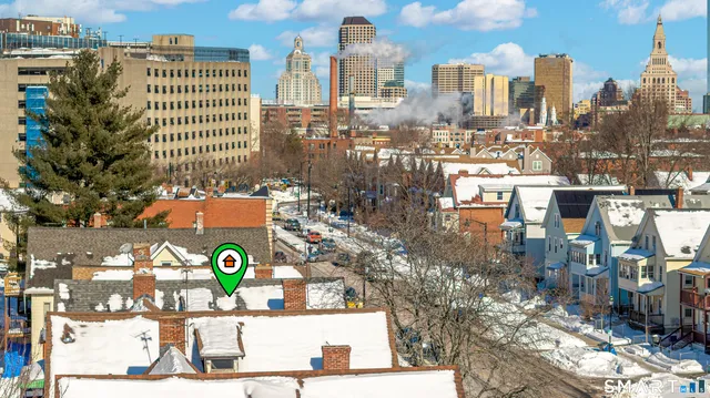 a picture of city view