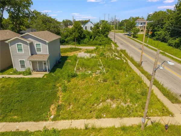 $15,000 | 3900 Park Avenue, Kansas City, MO 64130