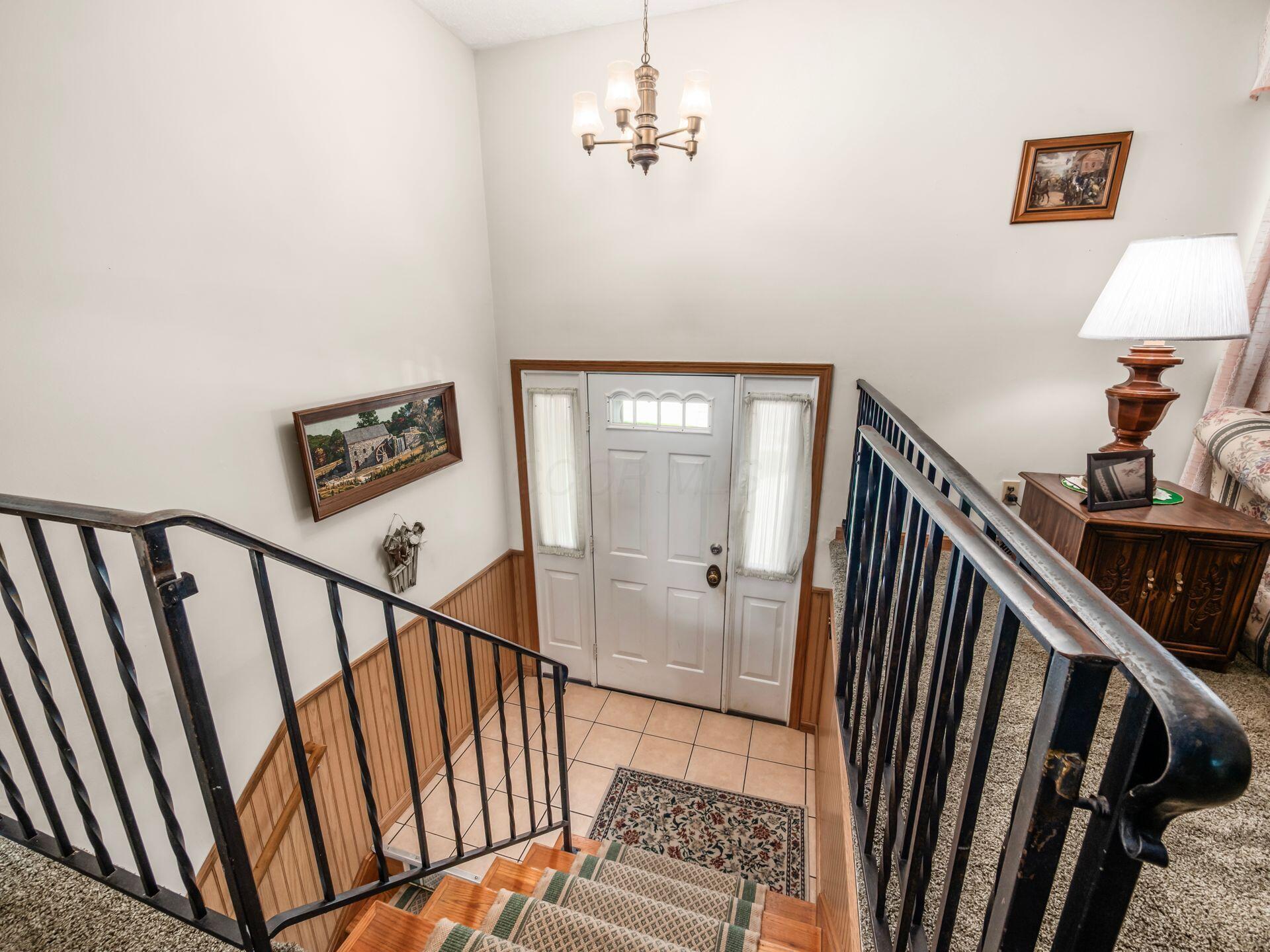 6464 Karl Road Columbus, OH 43229 - Photo 6 of 43 006_f70306_N 6464 Karl Rd 001