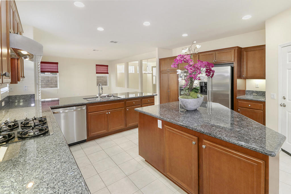 13709 Swift Run Street Moorpark, CA 93021 - Photo 11 of 35