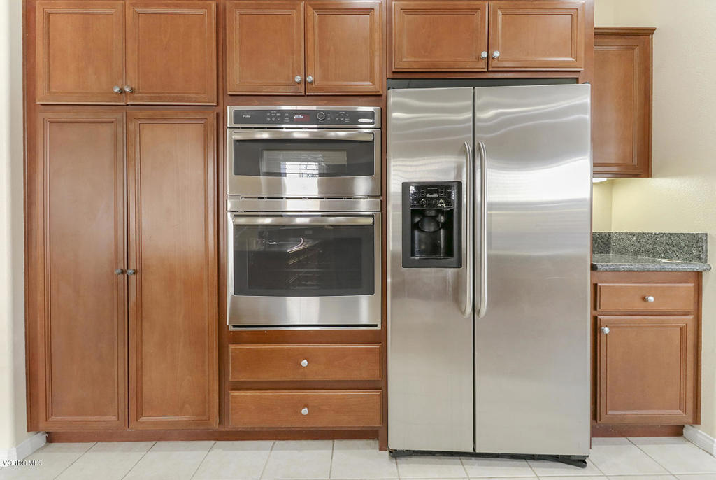 13709 Swift Run Street Moorpark, CA 93021 - Photo 12 of 35