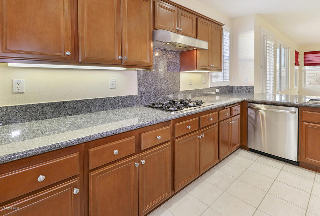 13709 Swift Run Street Moorpark, CA 93021 - Photo 13 of 35