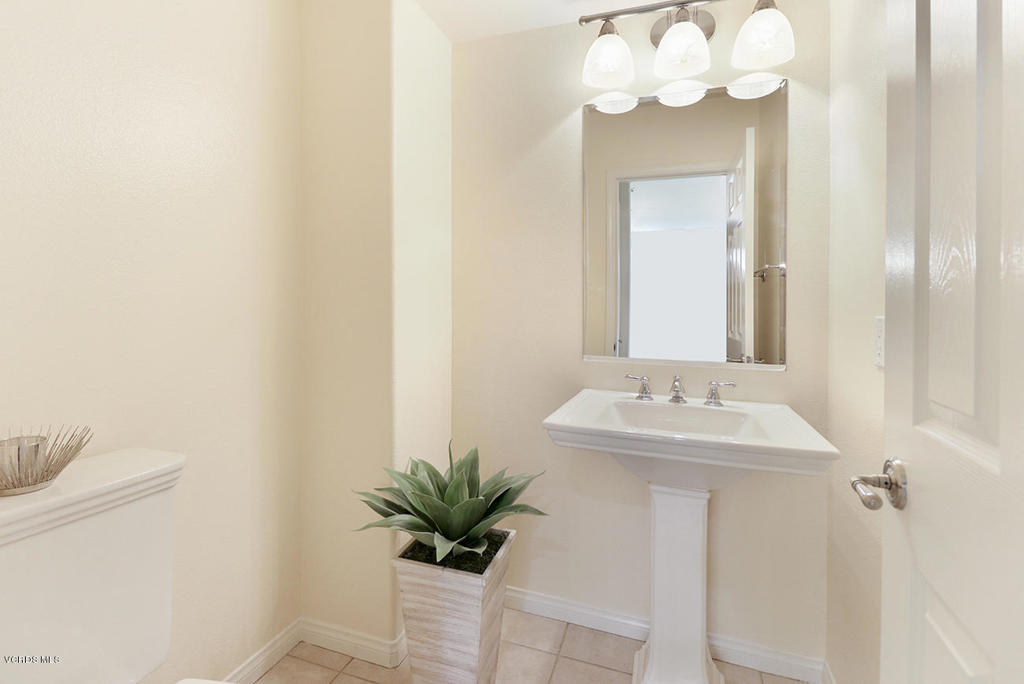 13709 Swift Run Street Moorpark, CA 93021 - Photo 14 of 35