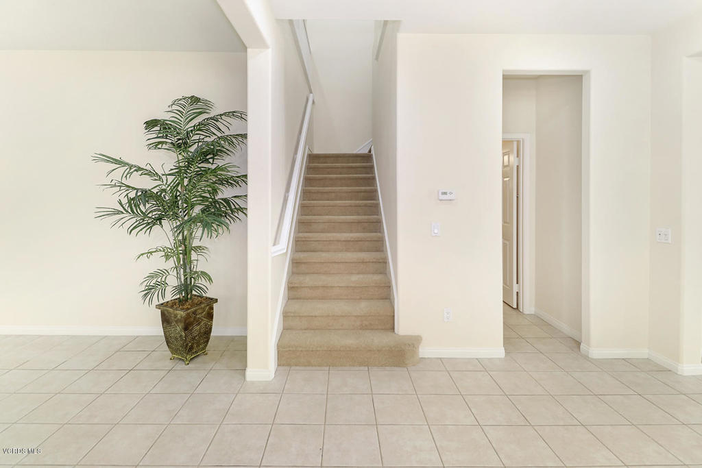 13709 Swift Run Street Moorpark, CA 93021 - Photo 15 of 35