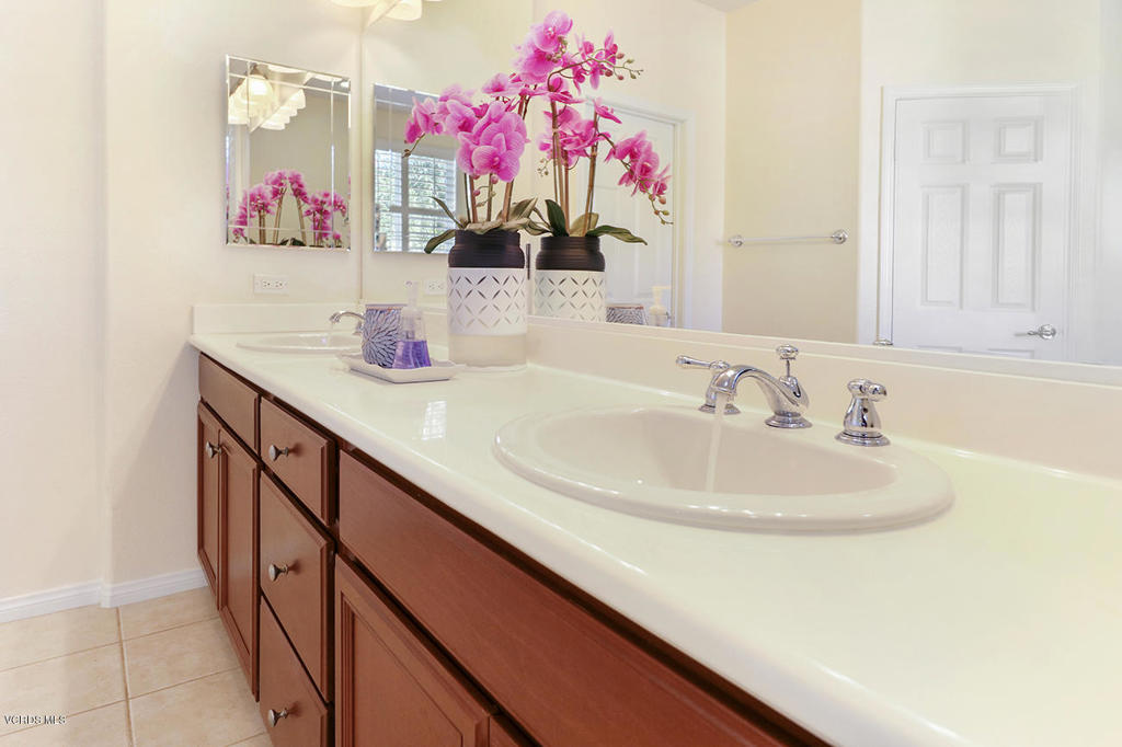 13709 Swift Run Street Moorpark, CA 93021 - Photo 26 of 35