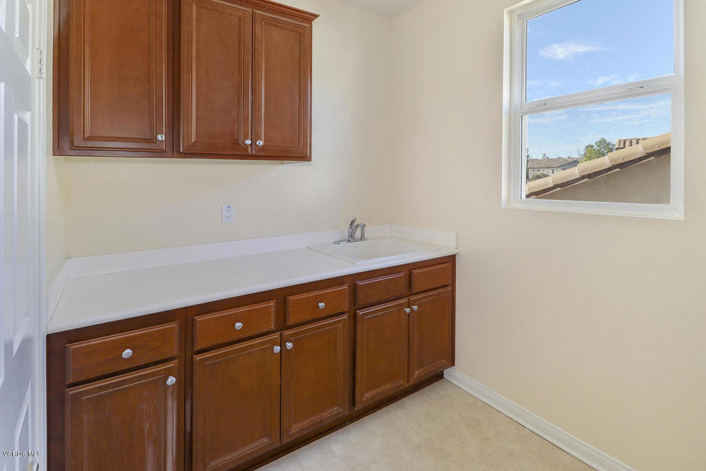 13709 Swift Run Street Moorpark, CA 93021 - Photo 28 of 35