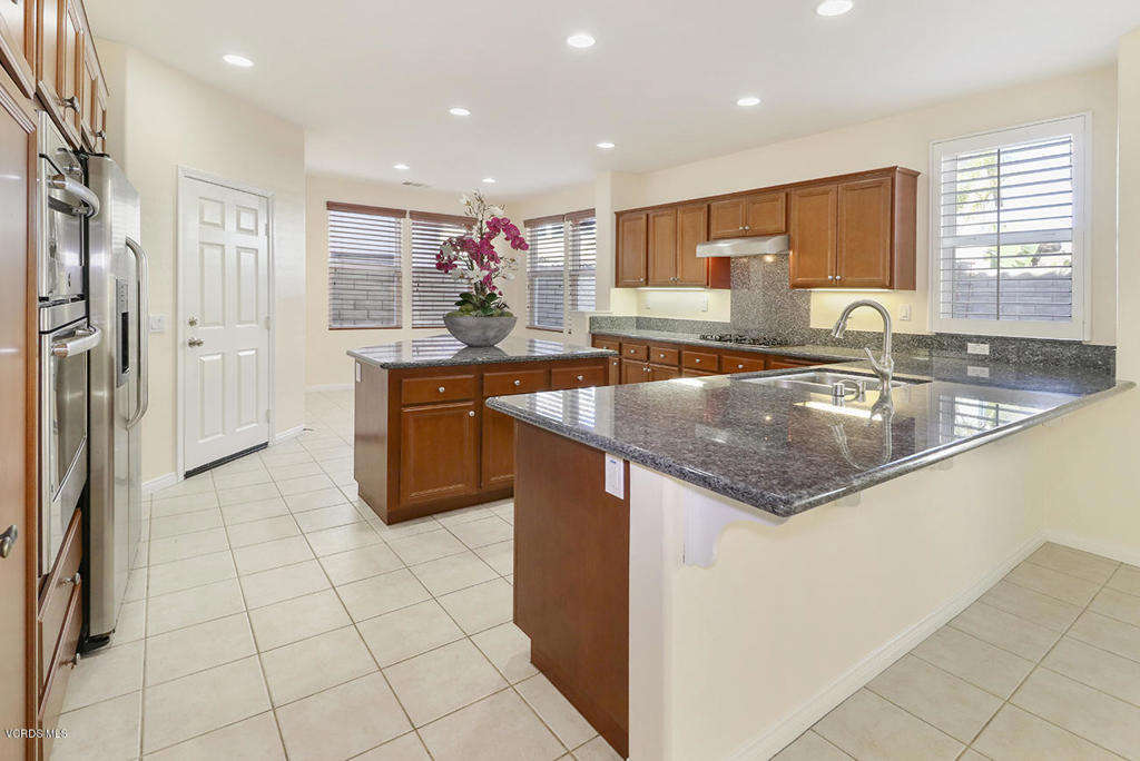 13709 Swift Run Street Moorpark, CA 93021 - Photo 3 of 35