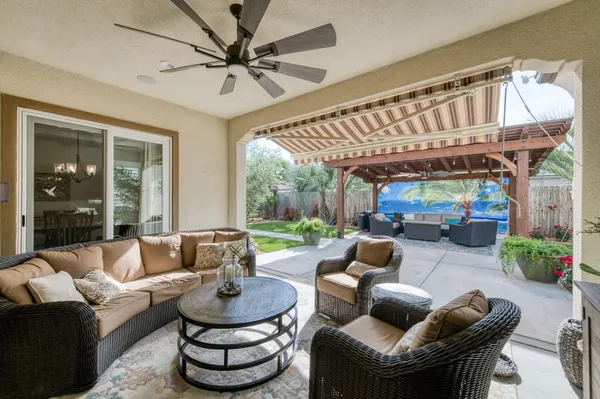 $920,000 | 1462 North Twinberry Avenue, Clovis, CA 93619
