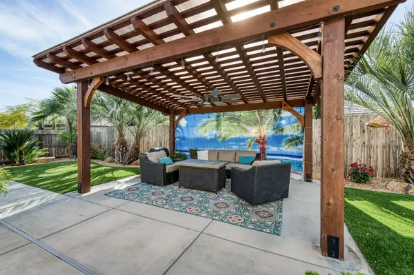 $920,000 | 1462 North Twinberry Avenue, Clovis, CA 93619