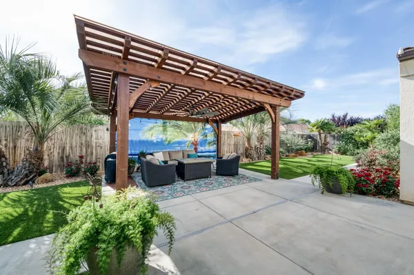 $920,000 | 1462 North Twinberry Avenue, Clovis, CA 93619