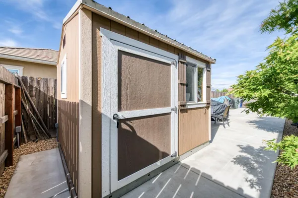 $920,000 | 1462 North Twinberry Avenue, Clovis, CA 93619