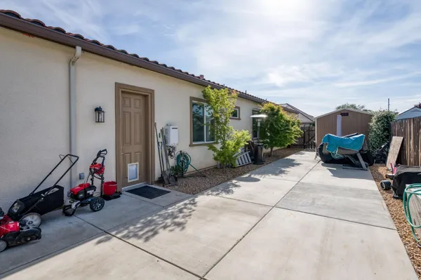 $920,000 | 1462 North Twinberry Avenue, Clovis, CA 93619
