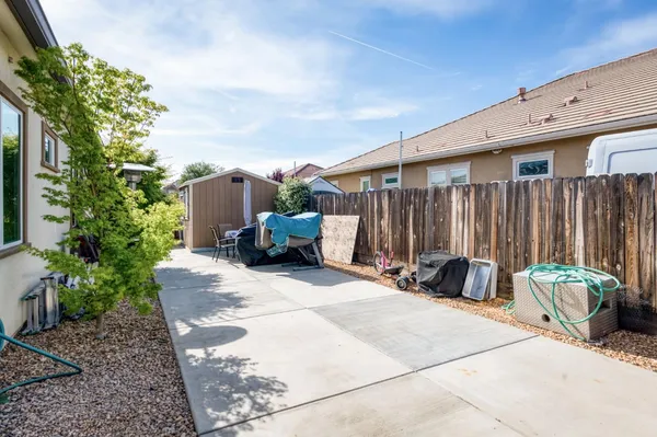 $920,000 | 1462 North Twinberry Avenue, Clovis, CA 93619