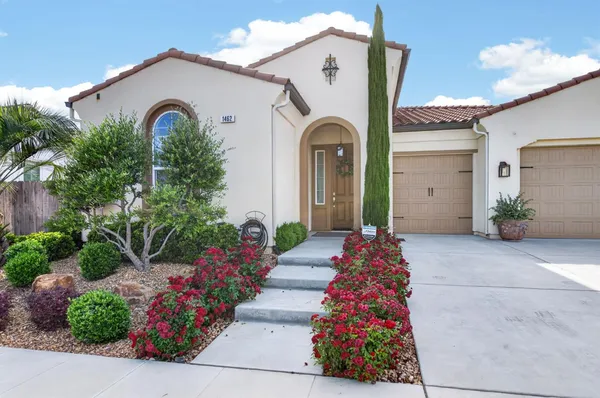 $920,000 | 1462 North Twinberry Avenue, Clovis, CA 93619