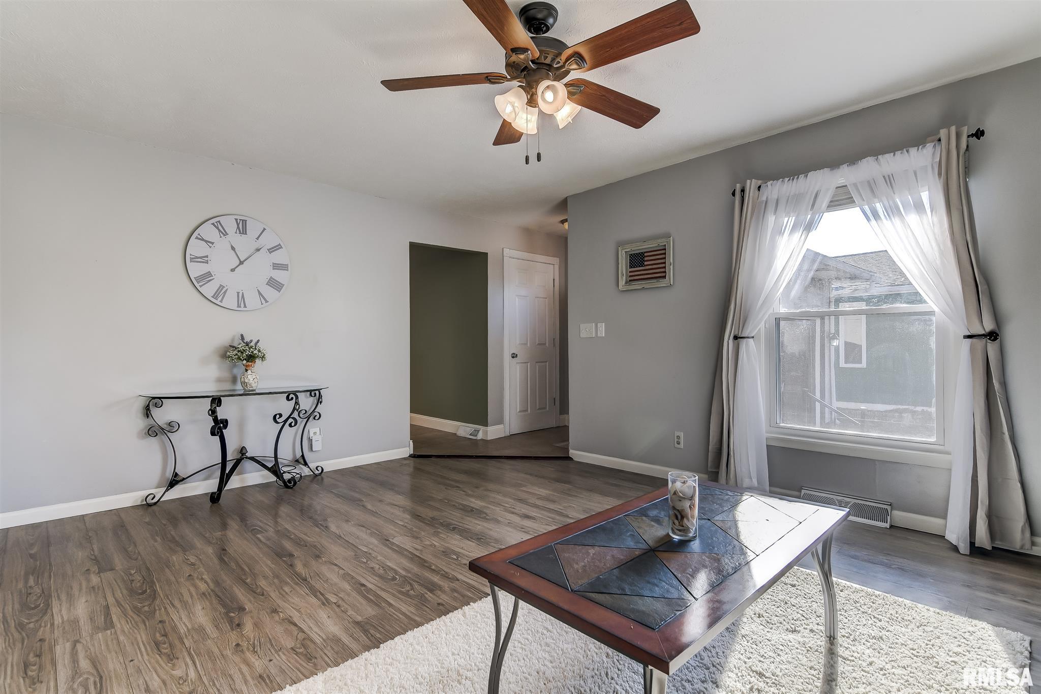 98 Crusaders Road Springfield, IL 62704 - Photo 4 of 24