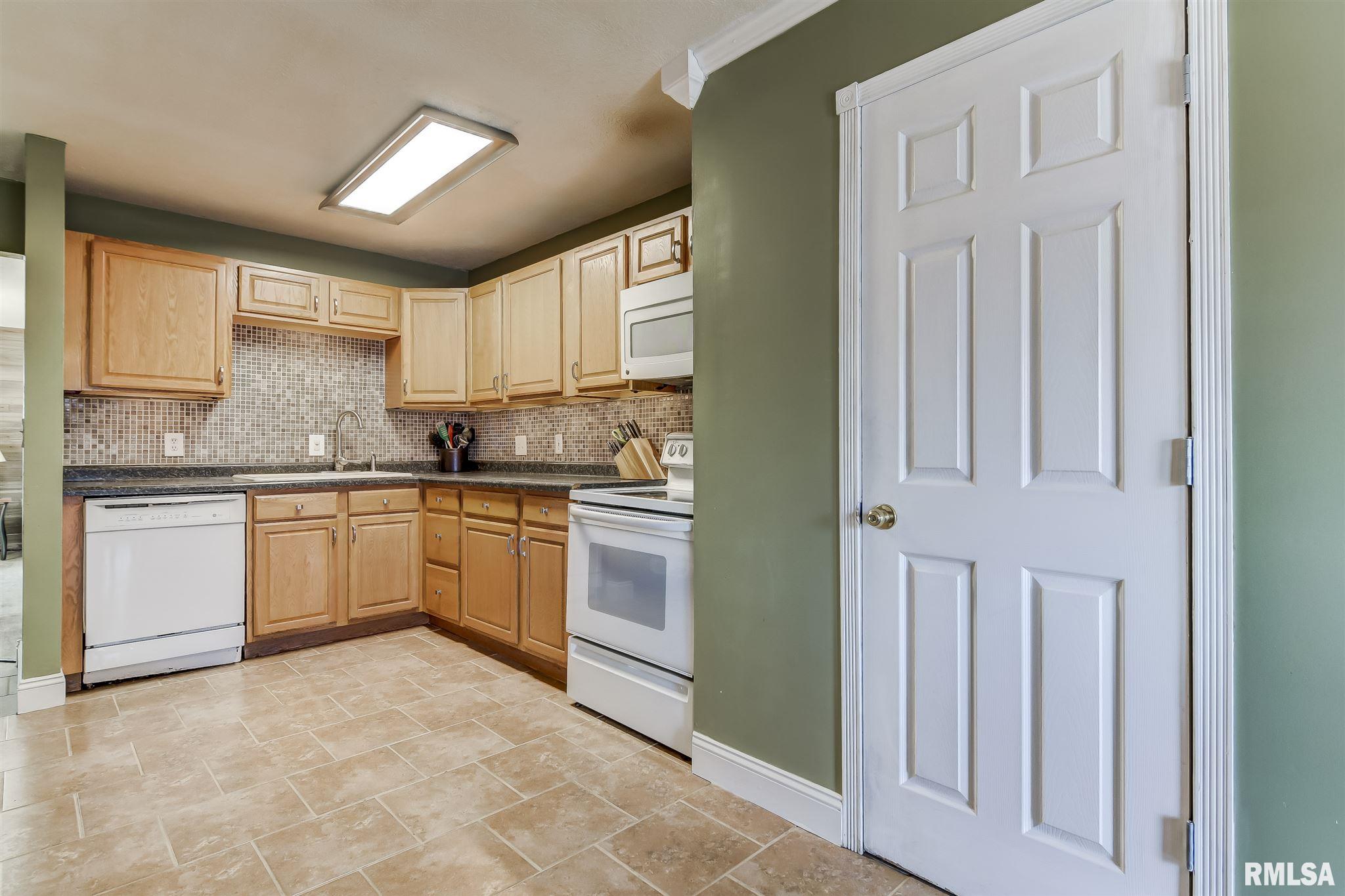 98 Crusaders Road Springfield, IL 62704 - Photo 6 of 24