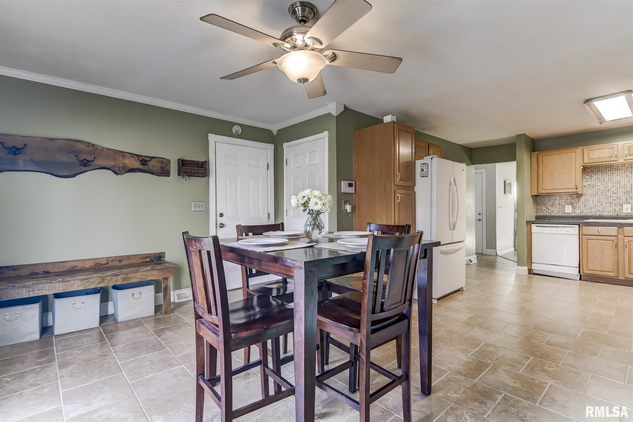 98 Crusaders Road Springfield, IL 62704 - Photo 9 of 24
