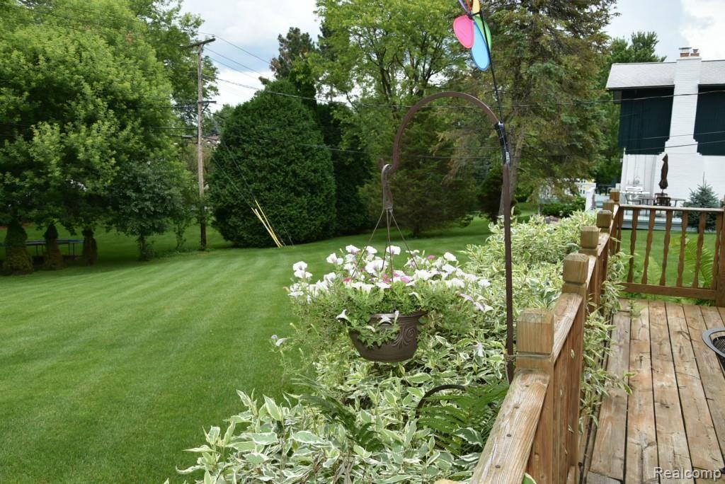 2284 West Avon Road Rochester Hills, MI 48309 - Photo 5 of 53