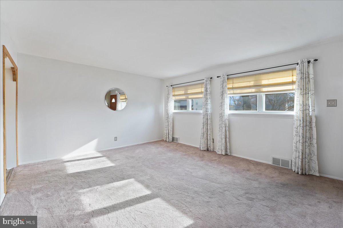 2455 Secane Road Secane, PA 19018 - Photo 11 of 42 Gallery Image 11