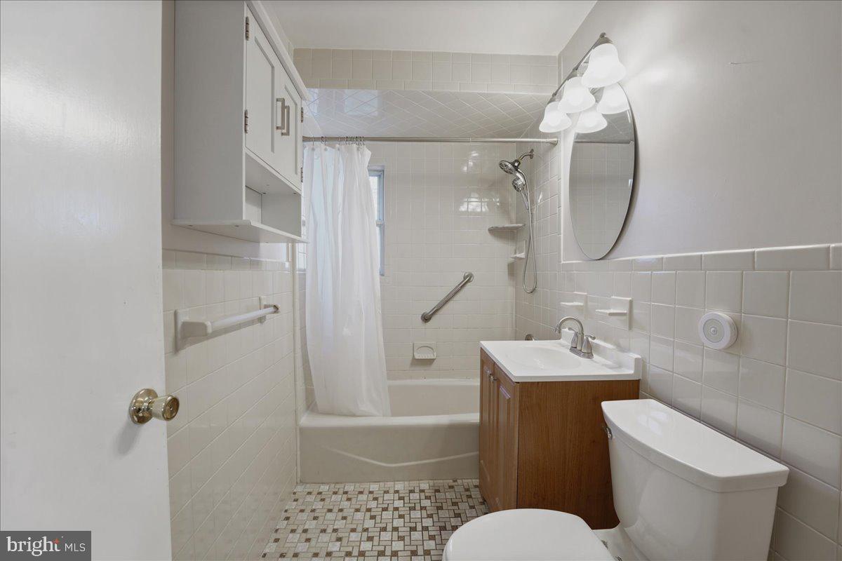 2455 Secane Road Secane, PA 19018 - Photo 13 of 42 Gallery Image 13