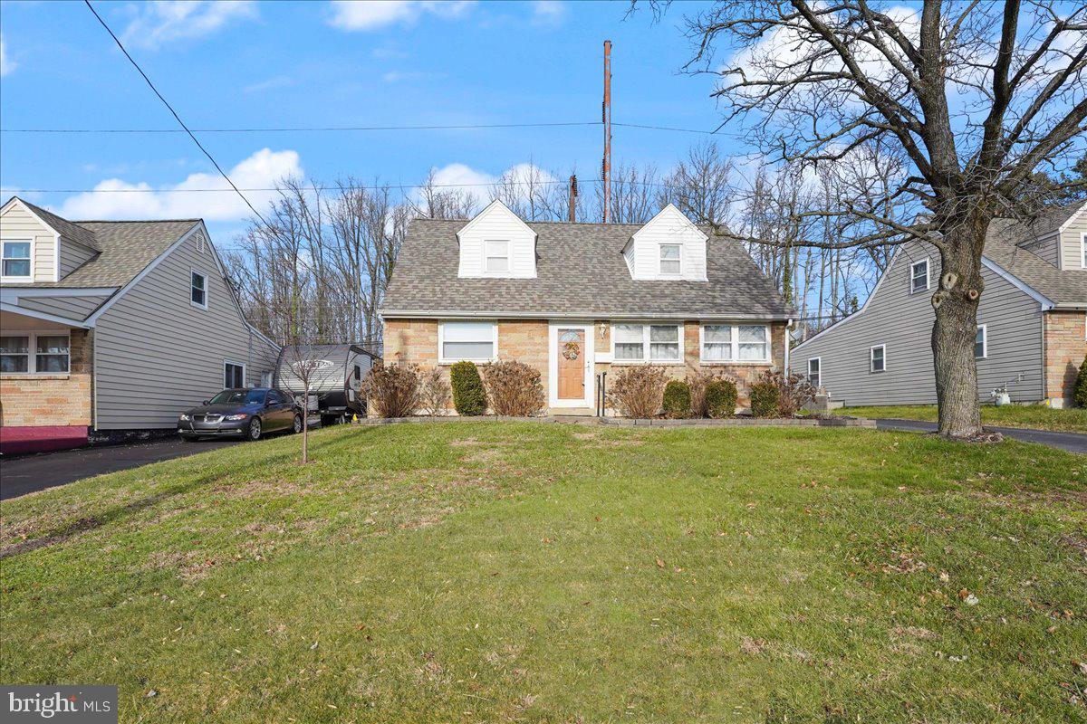 2455 Secane Road Secane, PA 19018 - Photo 2 of 42 Gallery Image 2