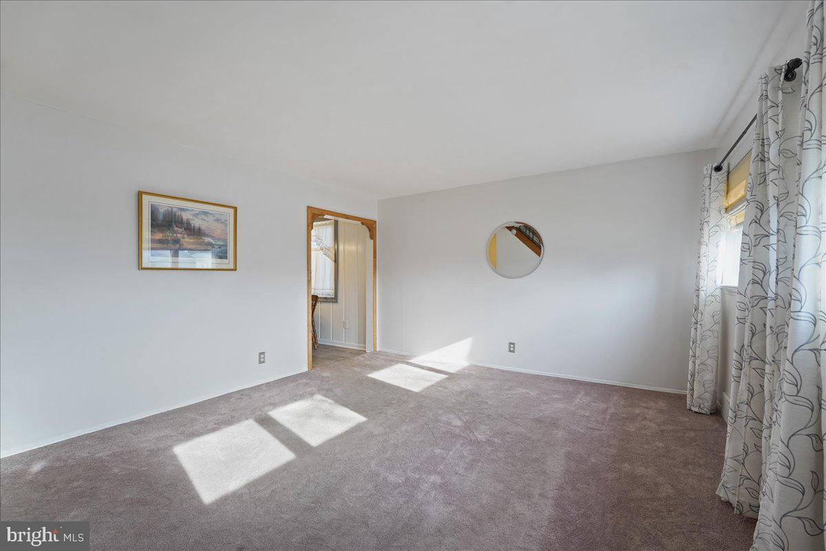 2455 Secane Road Secane, PA 19018 - Photo 10 of 42 Gallery Image 10