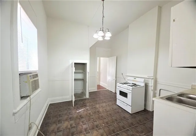 $1,000 | 2121 Fourth Street, New Orleans, LA 70113