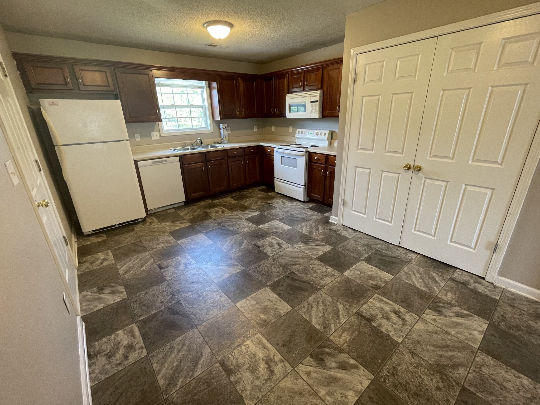 1031 McClardy Road Clarksville, TN 37042 - Photo 4 of 10