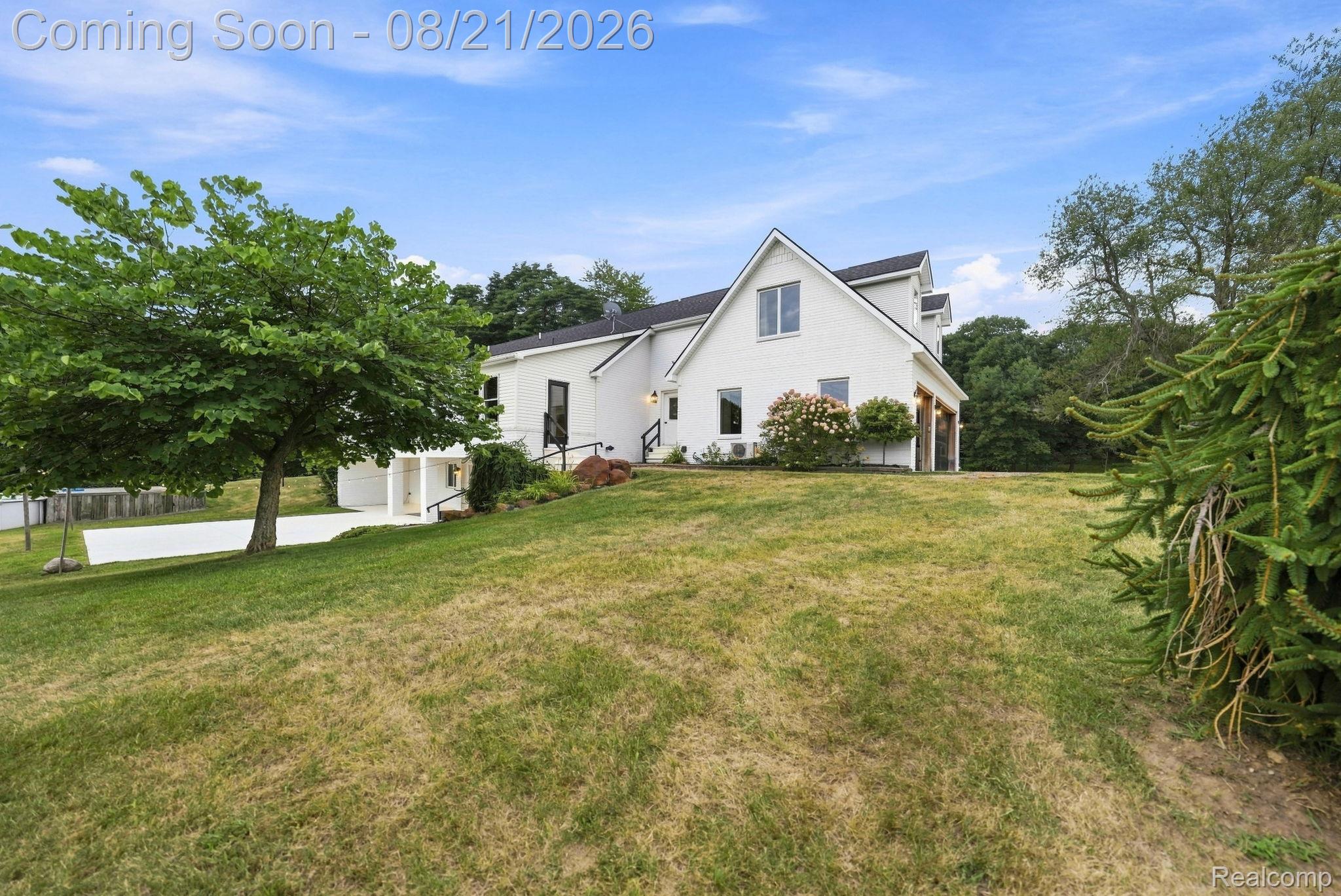 4759 Lasher Road Dryden, MI 48428 - Photo 5 of 66 9-web-or-mls-002_DSC06185.jpg